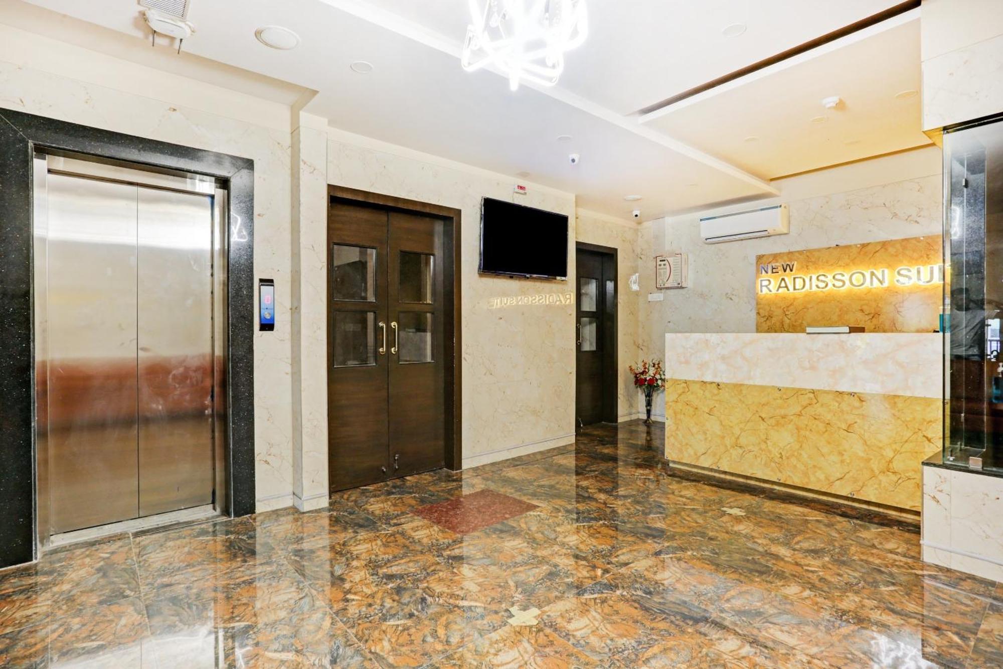 Capital O 80951 Hotel Vertigo Suite Мумбаи Экстерьер фото