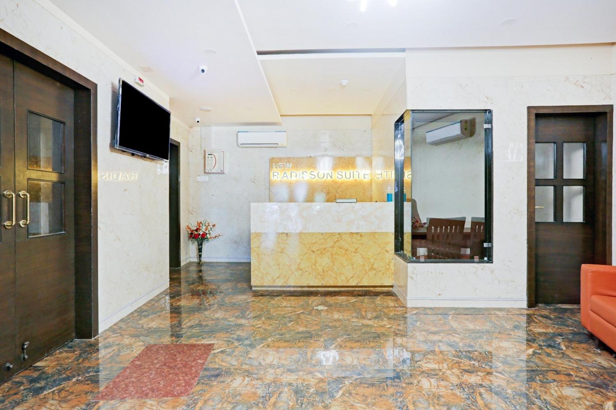 Capital O 80951 Hotel Vertigo Suite Мумбаи Экстерьер фото