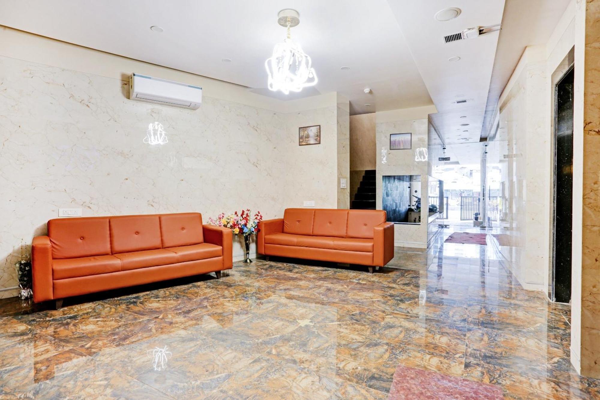 Capital O 80951 Hotel Vertigo Suite Мумбаи Экстерьер фото